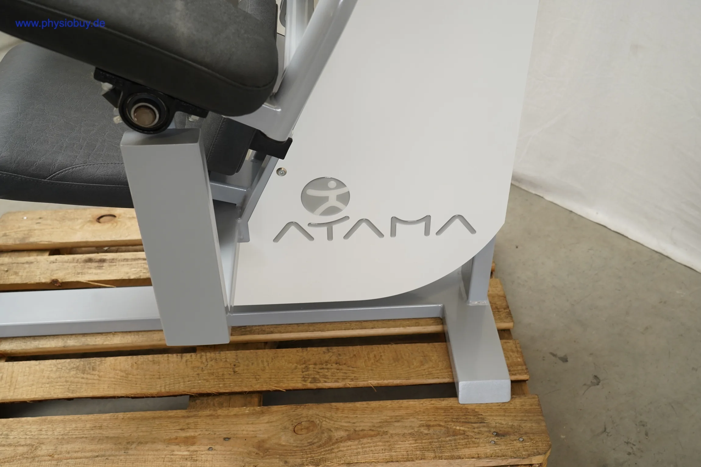 ATAMA Excio Gerätezirkel Highline, ATAMA-Logo an der weißen Geräteverkleidung