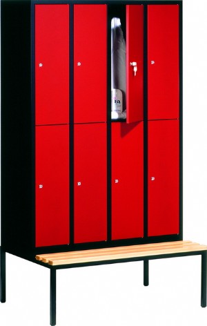 Garderobenschrank S2000 Classic mit vier Abteilen und Sitzbank, rote Türen