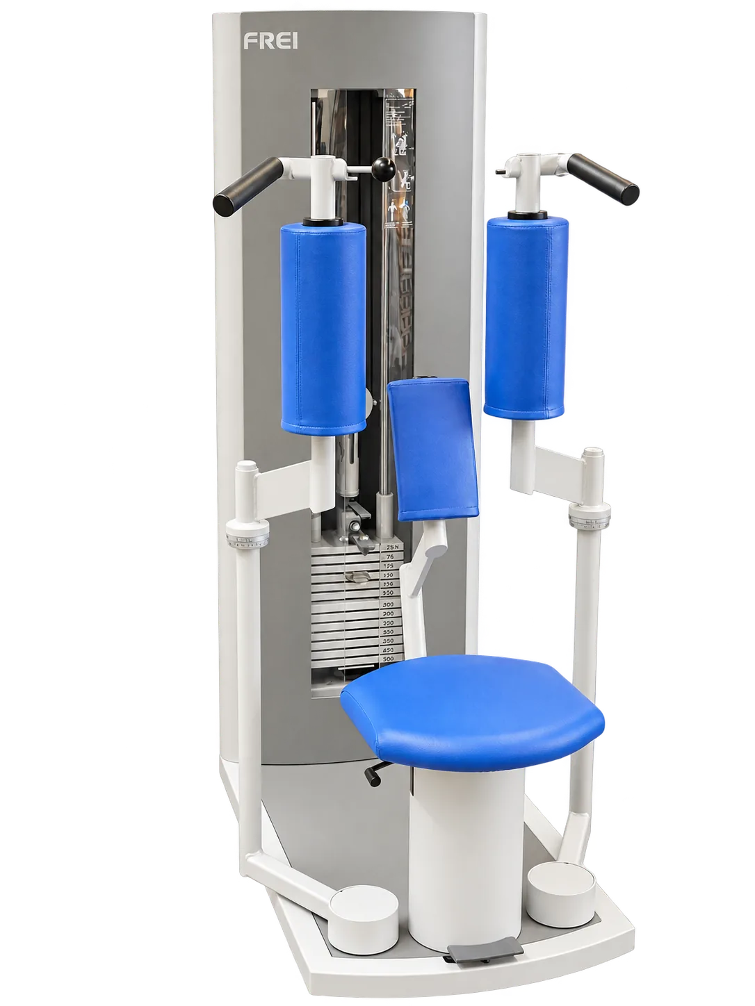 FREI Genius ECO Kraftgerät von schräg vorn mit blauem Sitz, zwei Armpolstern, Griffen und Gewichtsblock