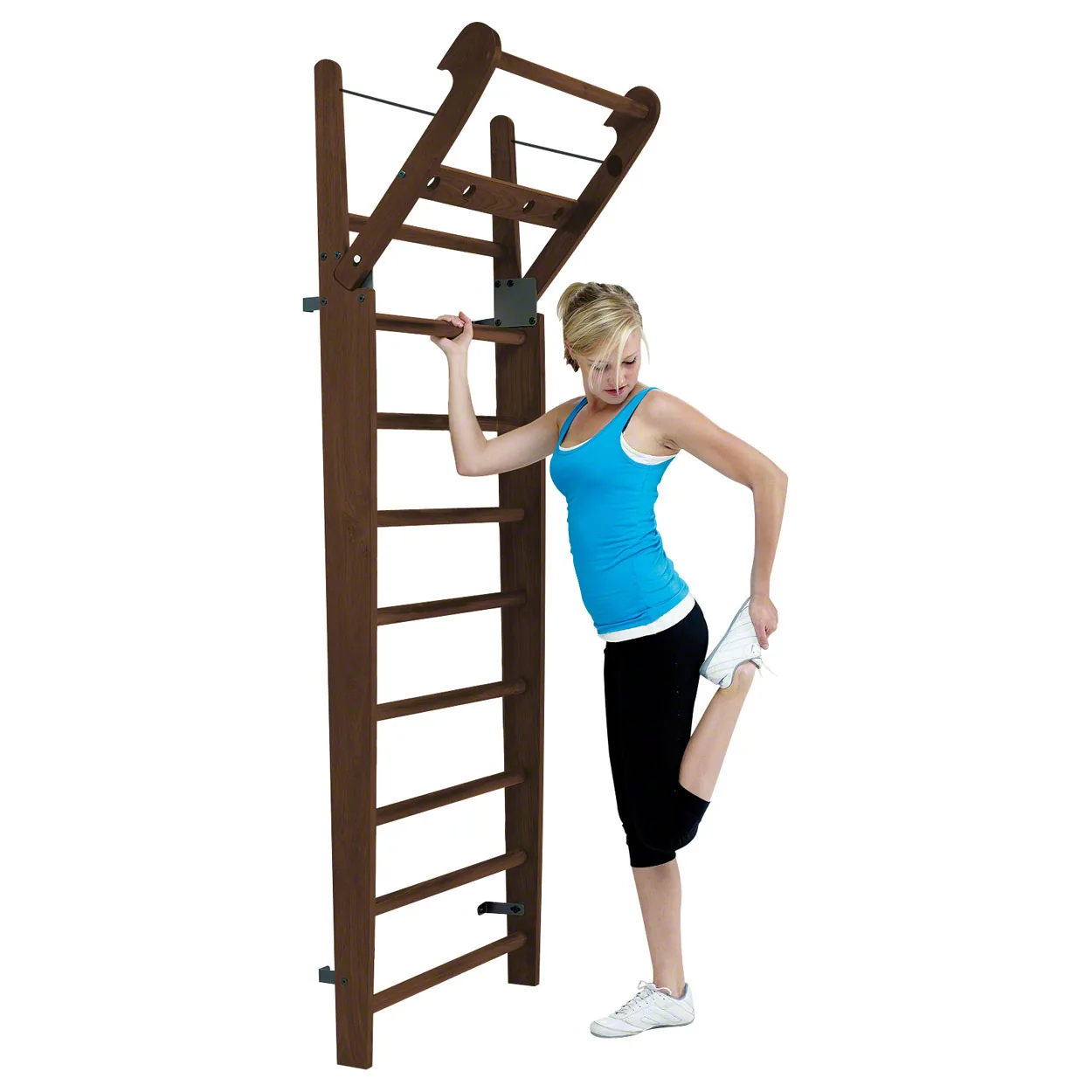 Frau macht eine Dehnübung am Bein an der NOHrD Wallbars Nussbaum
