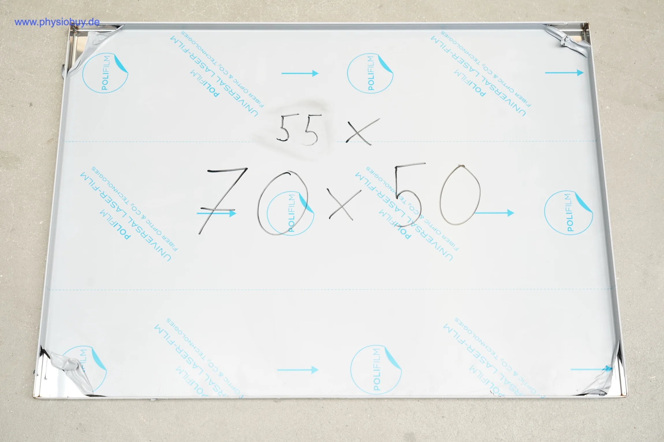 Warmhalteschrankblech mit Schutzfolie und handschriftlicher Maßangabe 55 x 70x50