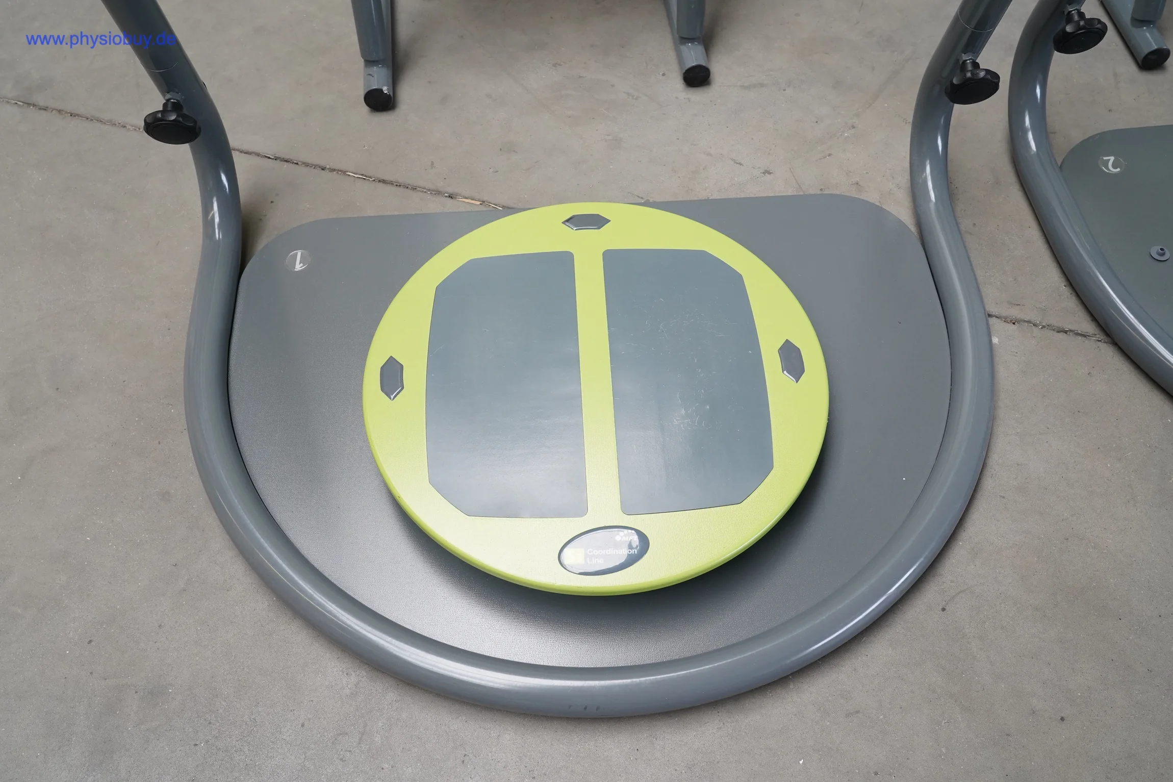 Kippbare Standfläche des MFT S3-Coordination Line mit gelber Trittfläche