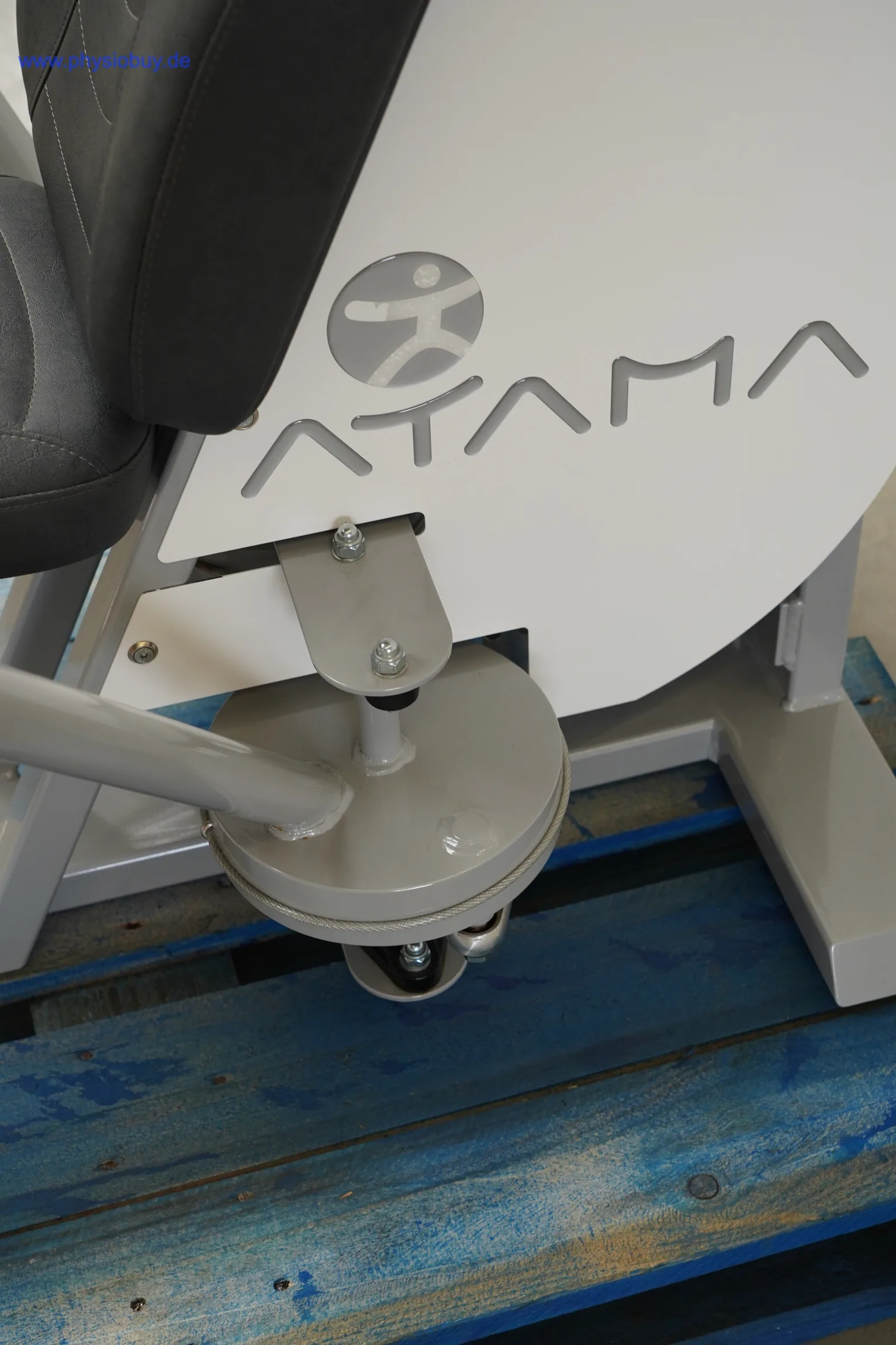 ATAMA Excio Gerätezirkel Highline, ATAMA-Logo mit Verstellgelenk am Gerätesockel