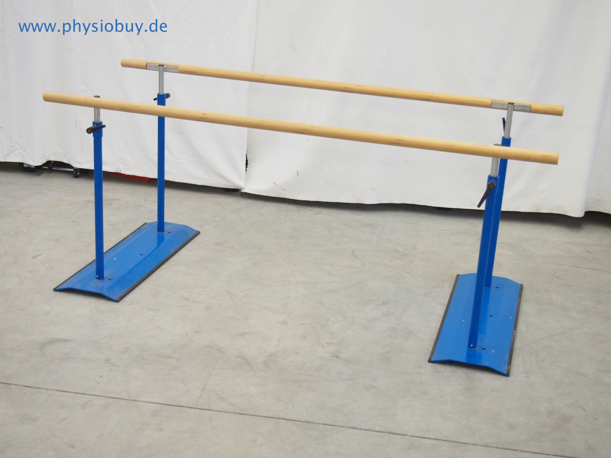 Gehbarren mit blauen Standfüßen und Holzholmen, 200 cm Länge