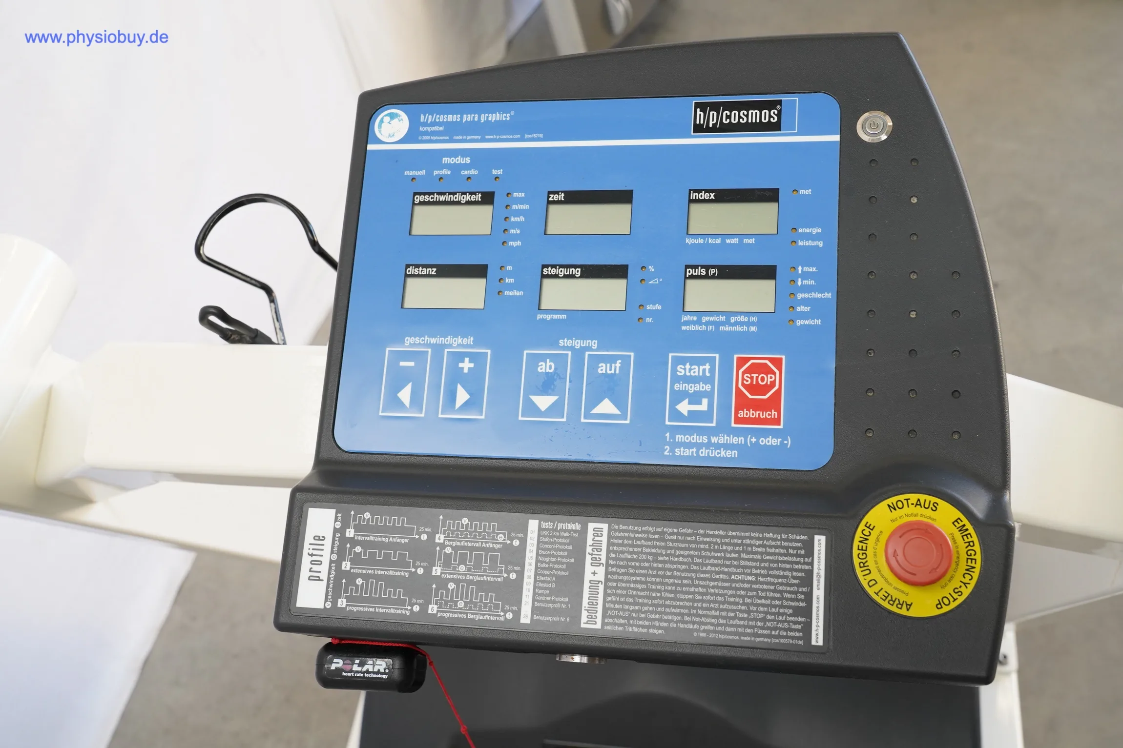 Bedienkonsole des HP Cosmos Pluto mit Display, Steuertasten und Not-Aus-Schalter