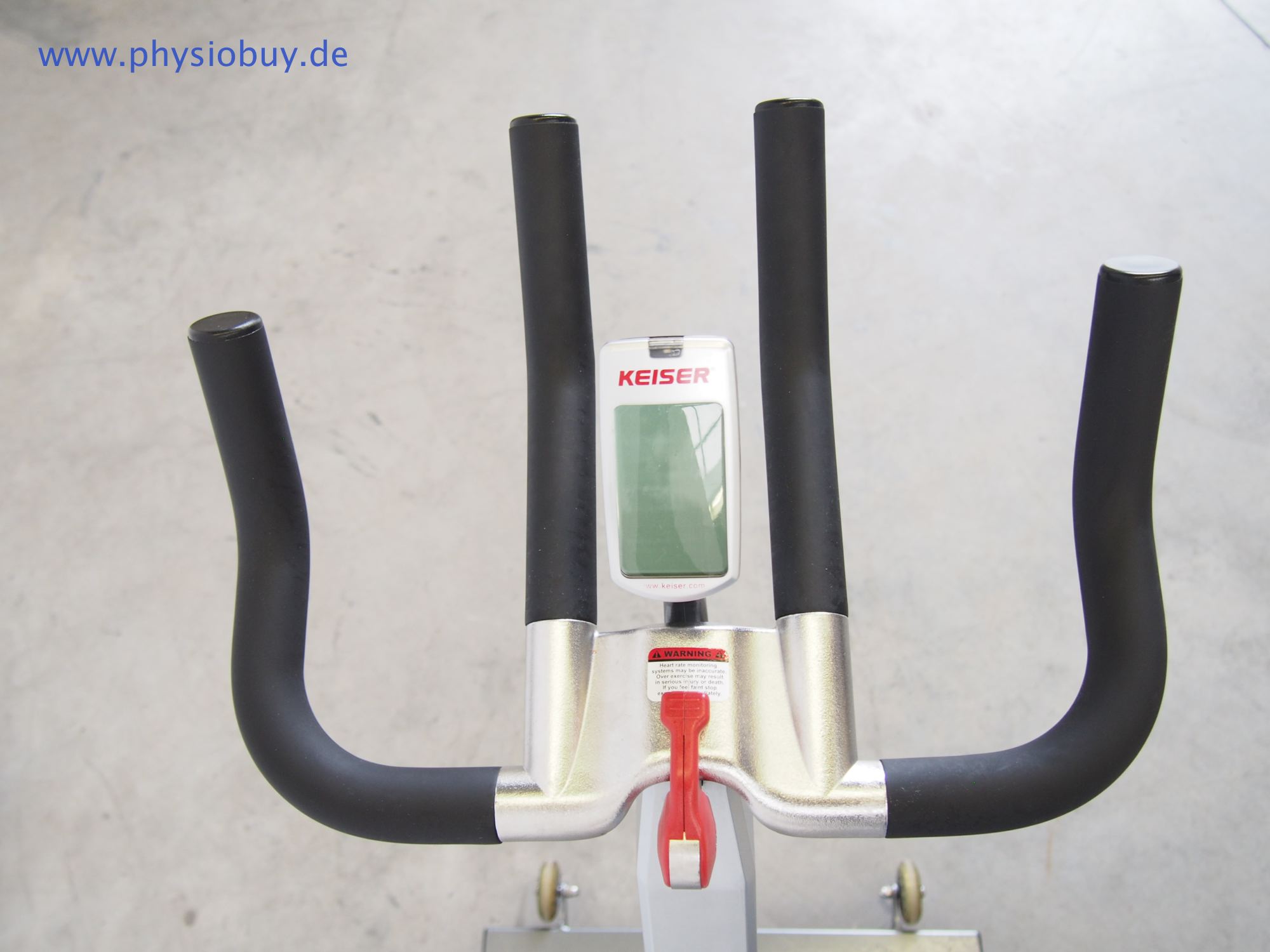 Lenkergriffe und Display des Keiser Physio Bike M3 von vorne