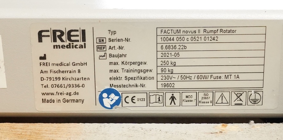 Typenschild des FREI Factum Novus II Rumpf Rotator mit Seriennummer, Baujahr 2021 und technischen Daten