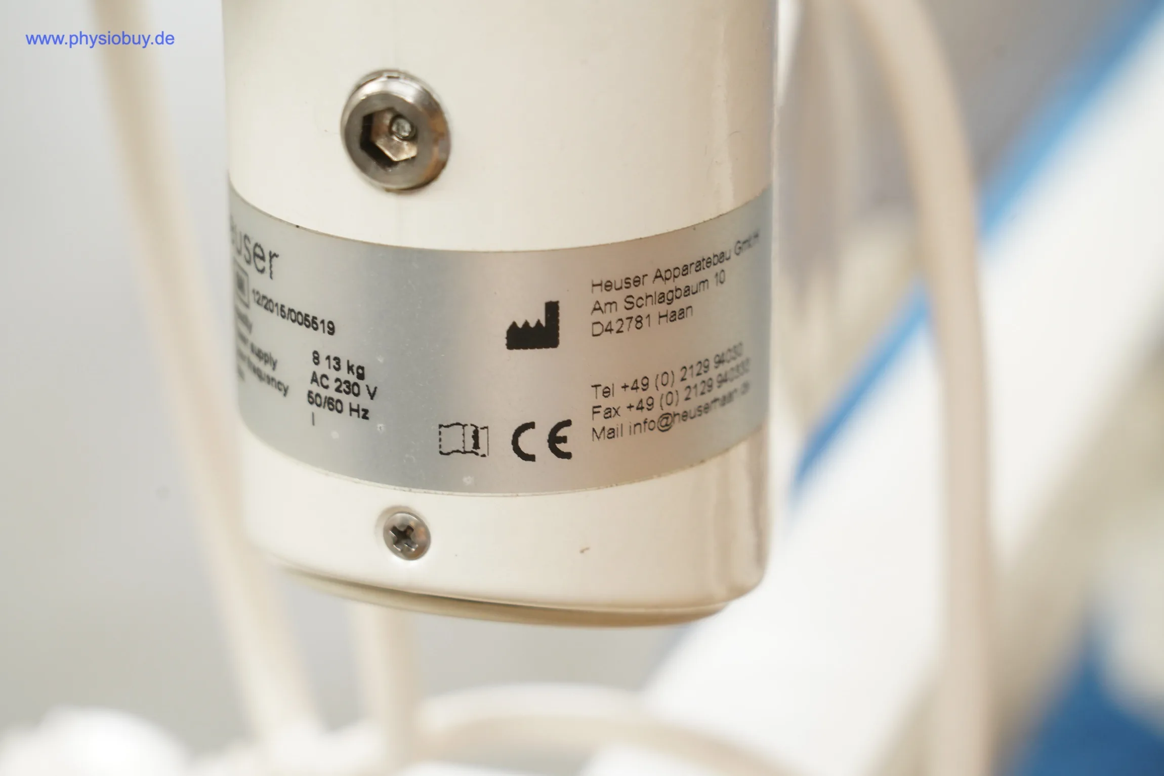 Heuser Wandarm HWA für Rotlicht, Gelenkverbindung mit Typenschild im Detail