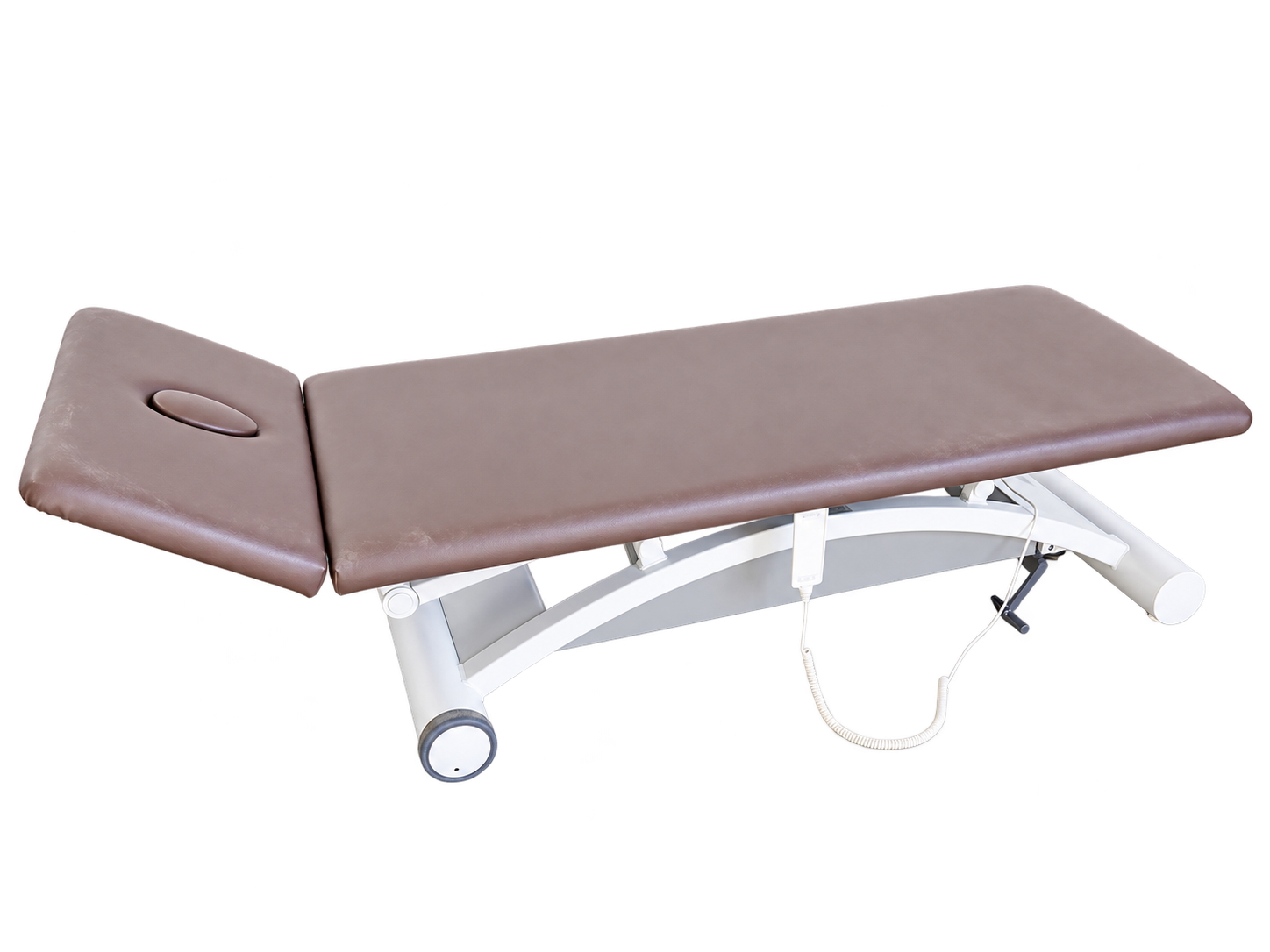 FREI THERA Standard Therapieliege mit braunem Polster, abgesenktem Kopfteil und weißem Fuß, schräg von der Seite