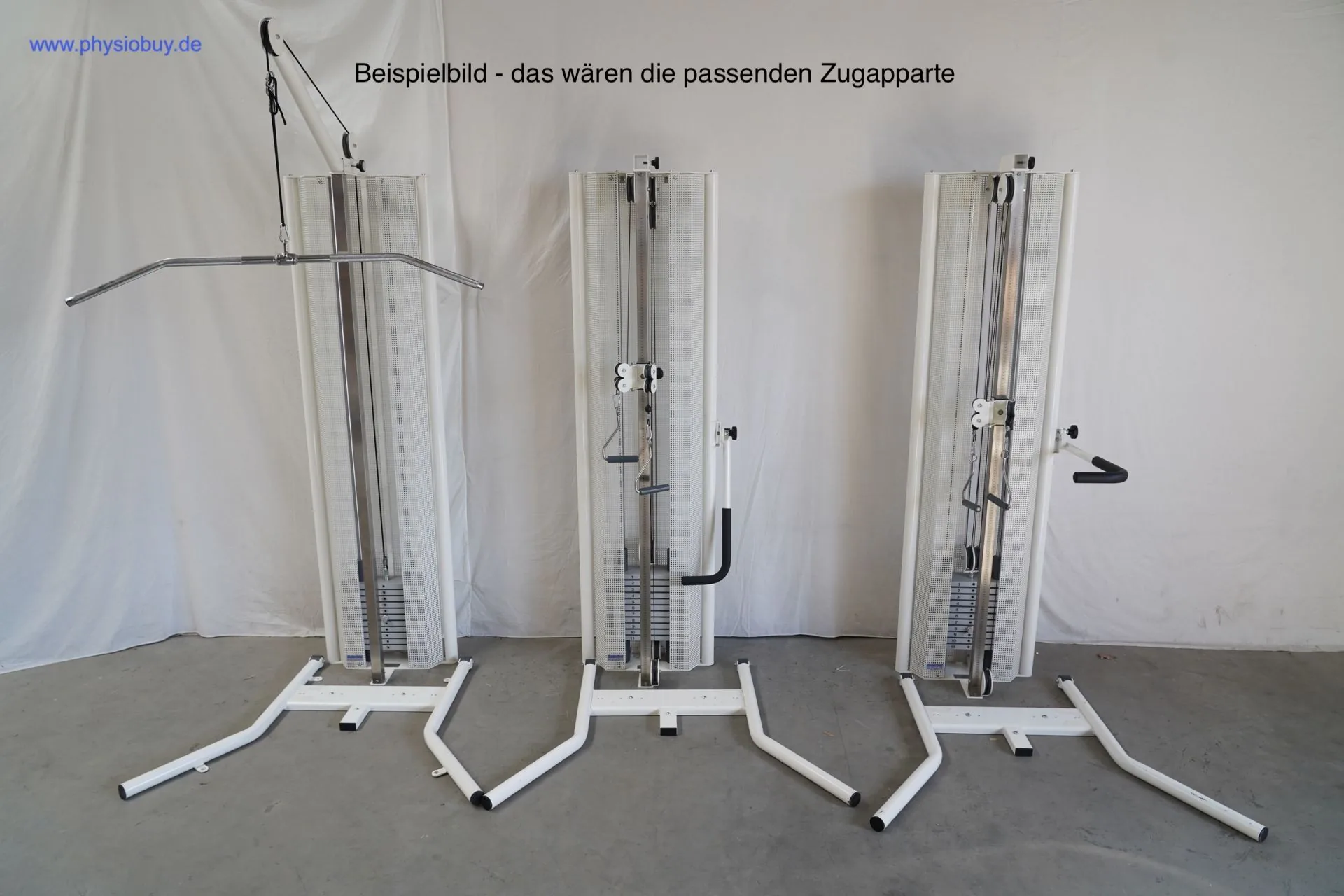 Beispielbild mit passenden Zugapparaten für das Stativ, drei Kabelzuggeräte im Raum