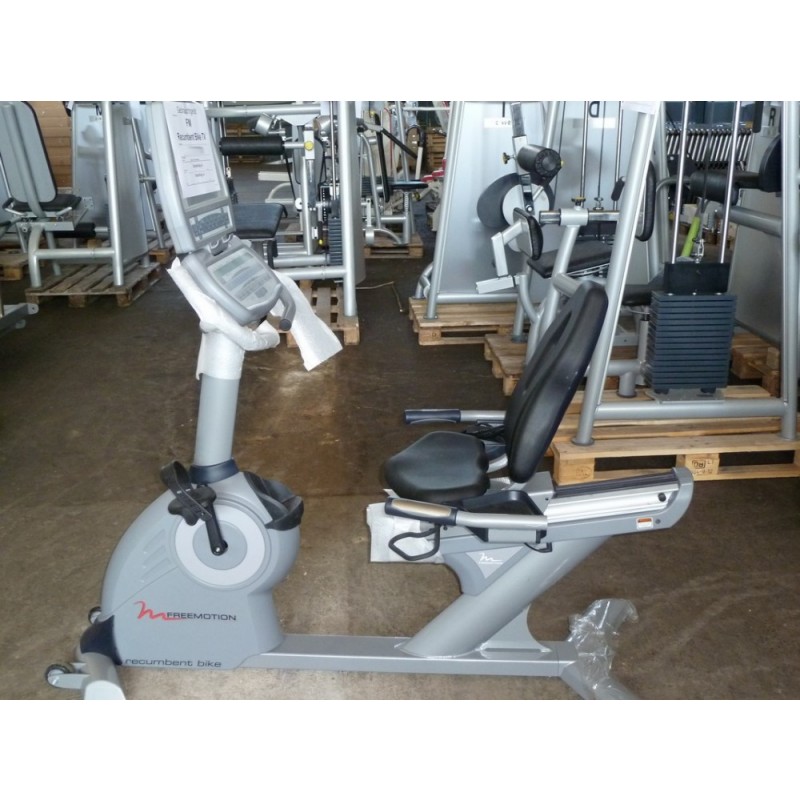 Liegeergometer FreeMotion Recumbent Bike, Seitenansicht in Lagerhalle