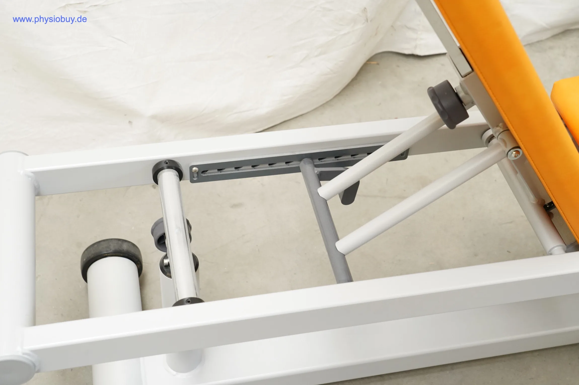 Mechanik unter der Liegefläche des FREI Genius Trainingstischs
