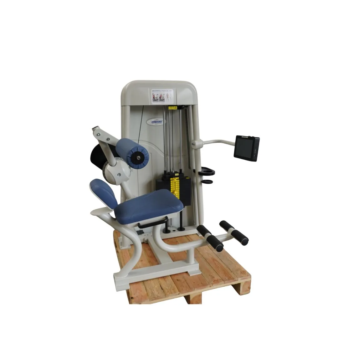 Trainingsstation des Ergo-Fit 4100S Gerätepark mit blauem Sitzpolster und Beinpolster auf Palette