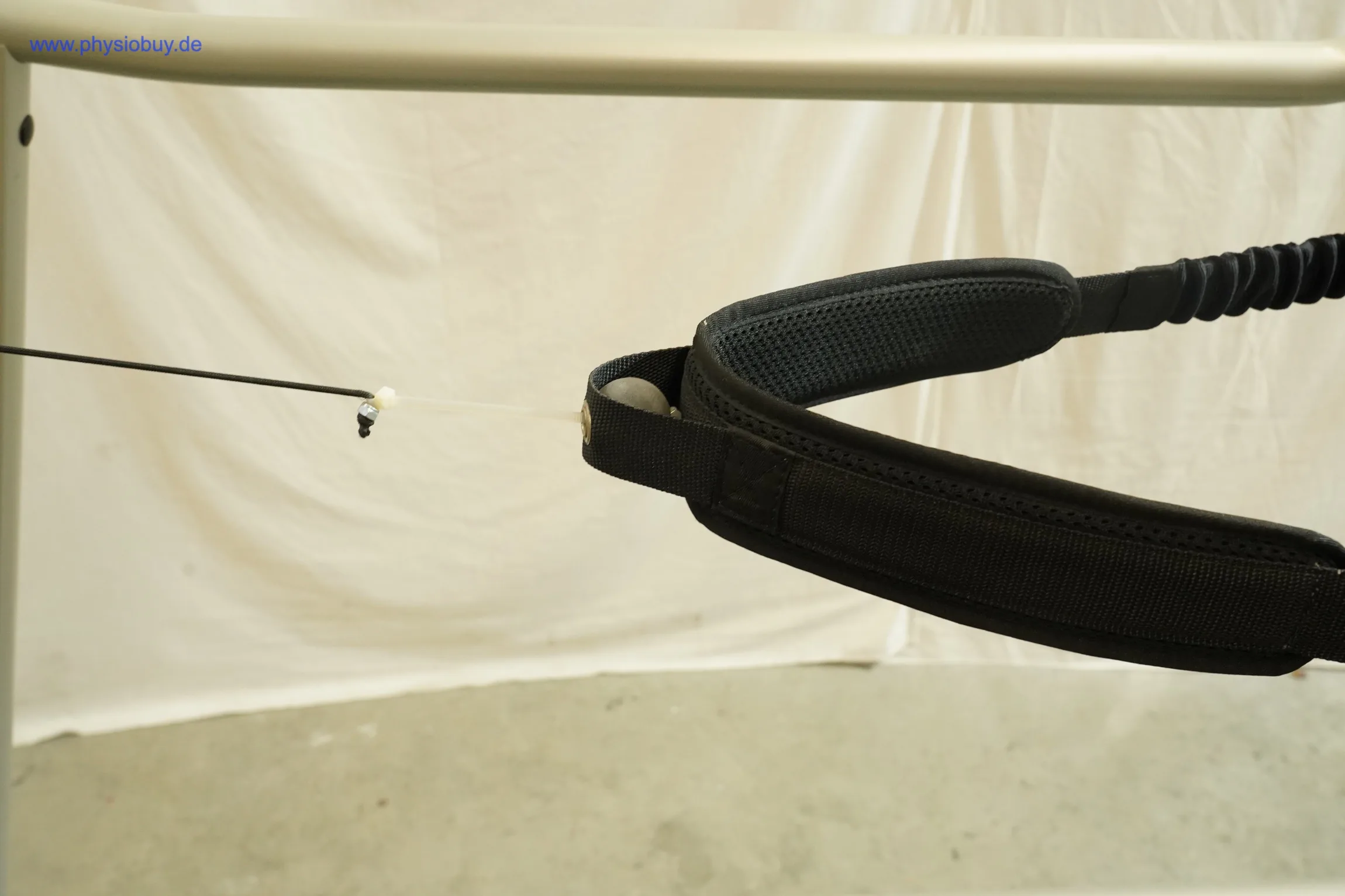 Sicherheitsclip mit Kordel am Emotion Laufband Motion Active Sprint 200 military, Nahaufnahme
