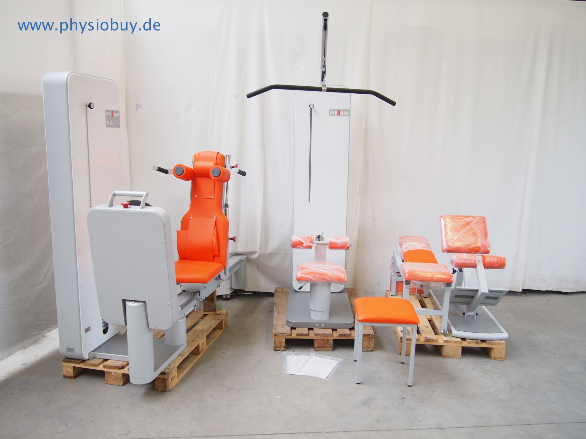Stolzenberg KG-Gerätesatz mit weiß-orangen Trainingsstationen, neuwertig