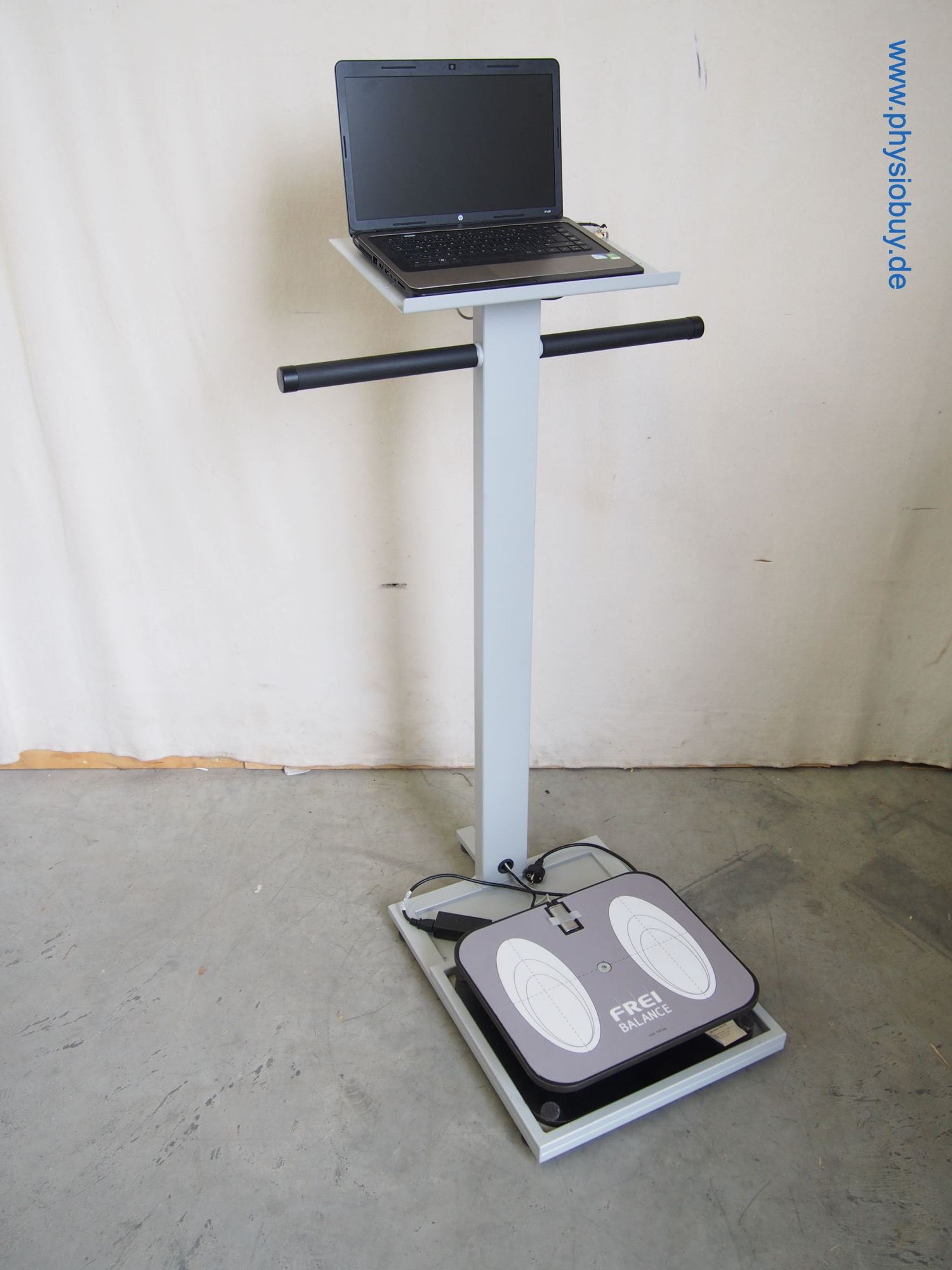 FREI Balance Top System mit Standsäule, Trittplatte und Laptop zur Auswertung