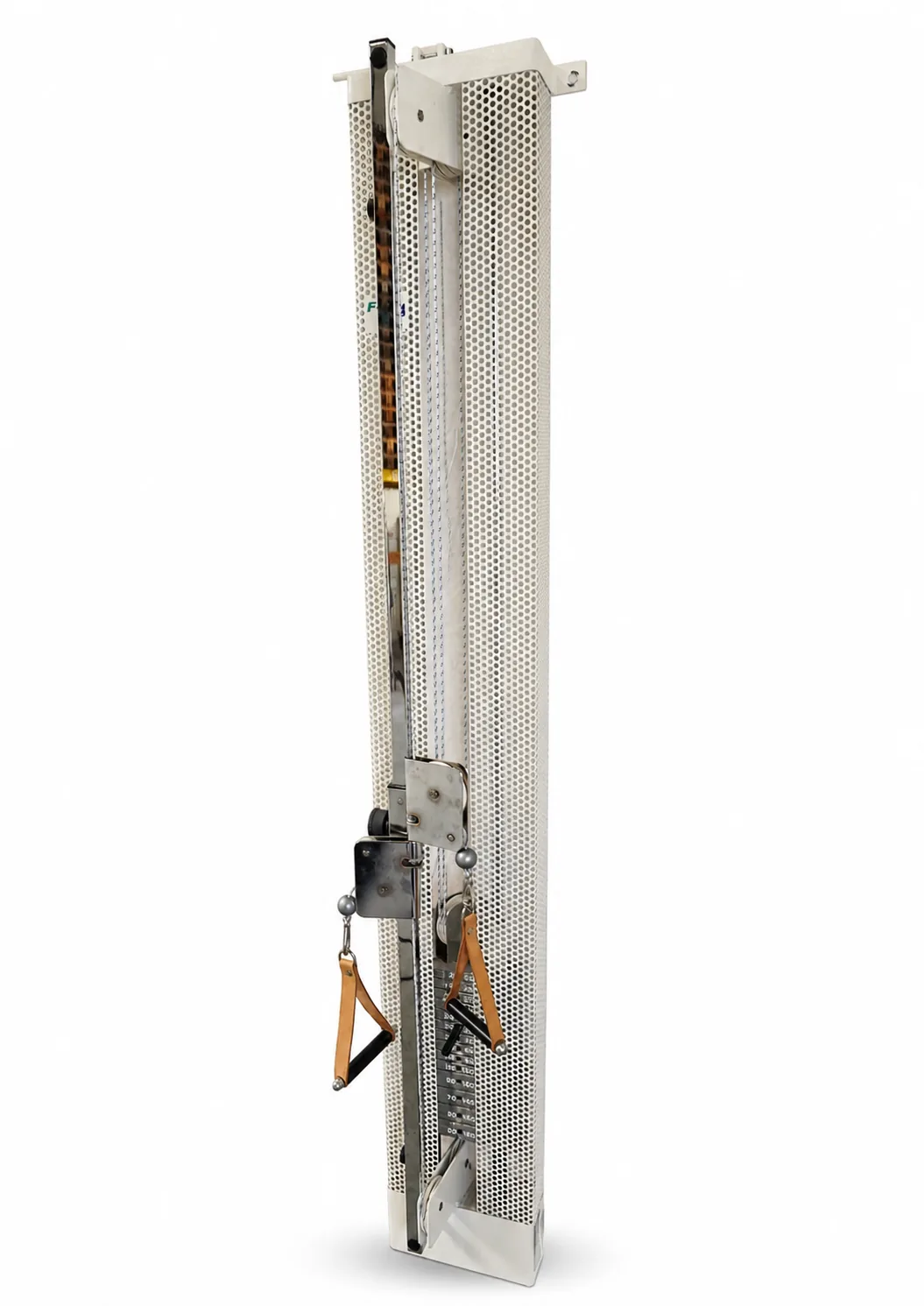 FREI Zugapparate Cover-Line Universal, schräge Ansicht der Wandschiene mit Lochblech und zwei Zuggriffen