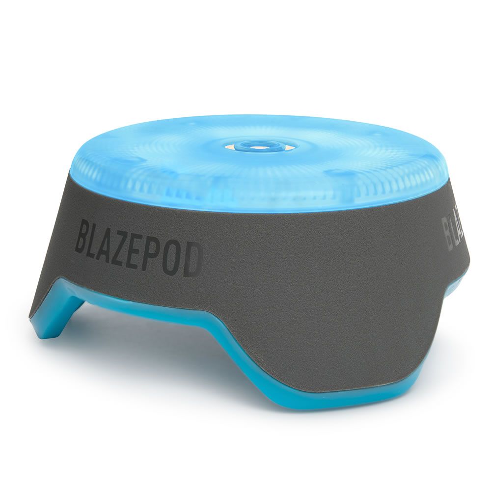 BlazePod mit blau beleuchteter Oberseite