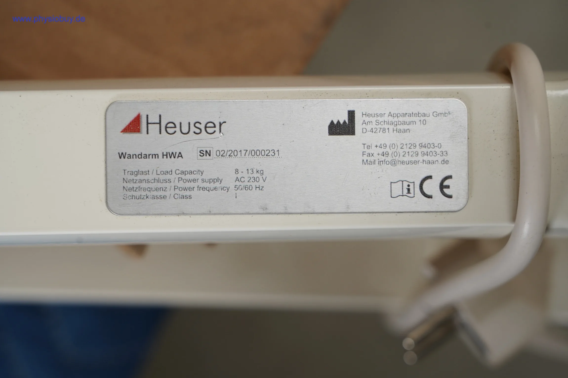 Typenschild des Heuser Wandarms HWA für Rotlicht mit Tragkraftangabe