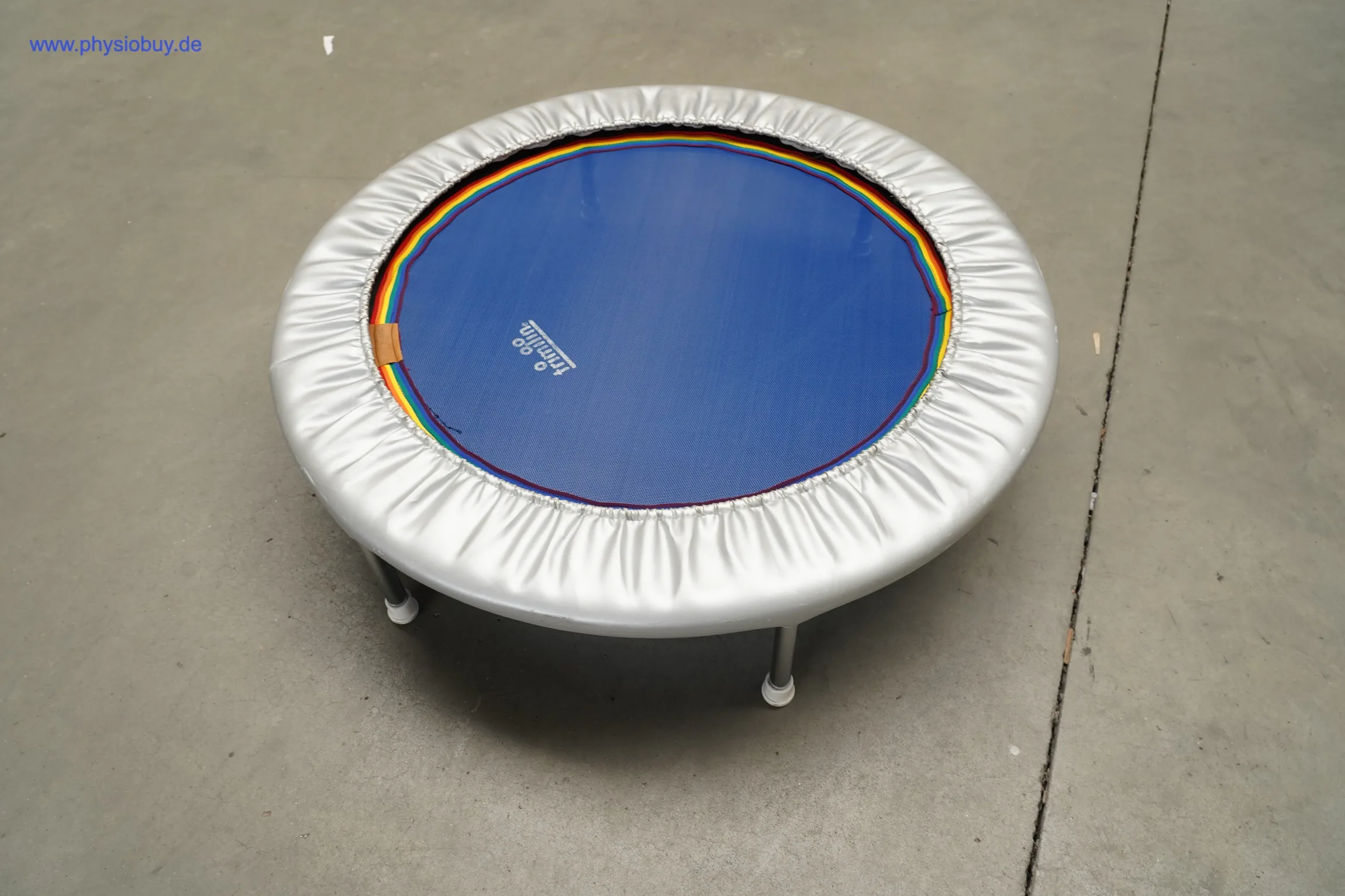 Rundes Mini-Trampolin mit blauer Sprungfläche aus dem Praxispaket