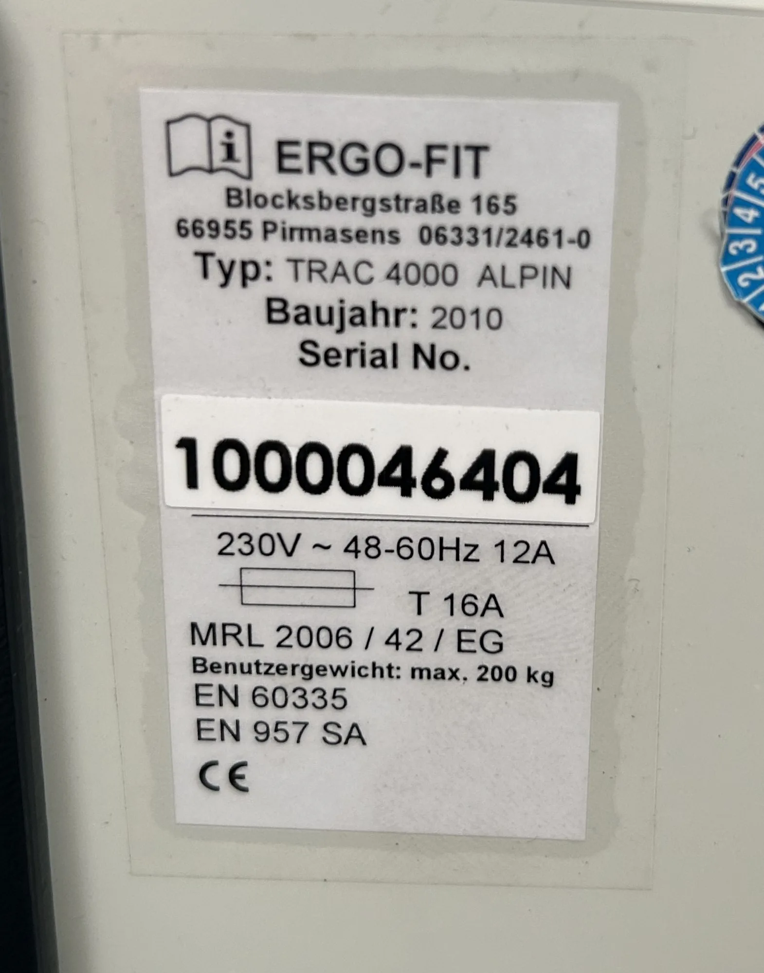 Typenschild des Ergo-Fit Laufbands Trac 4000 Alpin, Baujahr 2010