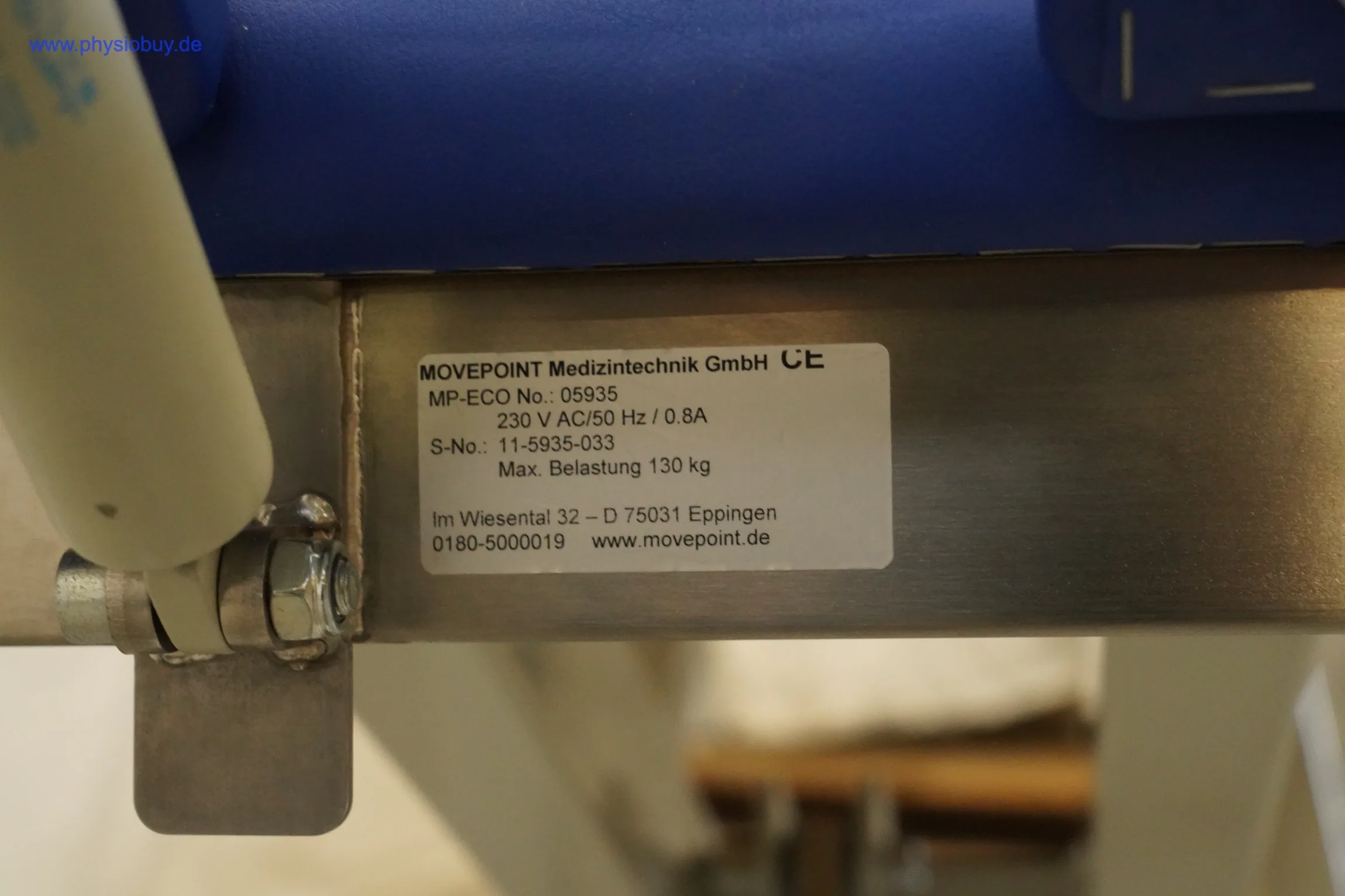 Typenschild der MovePoint Behandlungsliege von Movepoint Medizintechnik mit technischen Daten