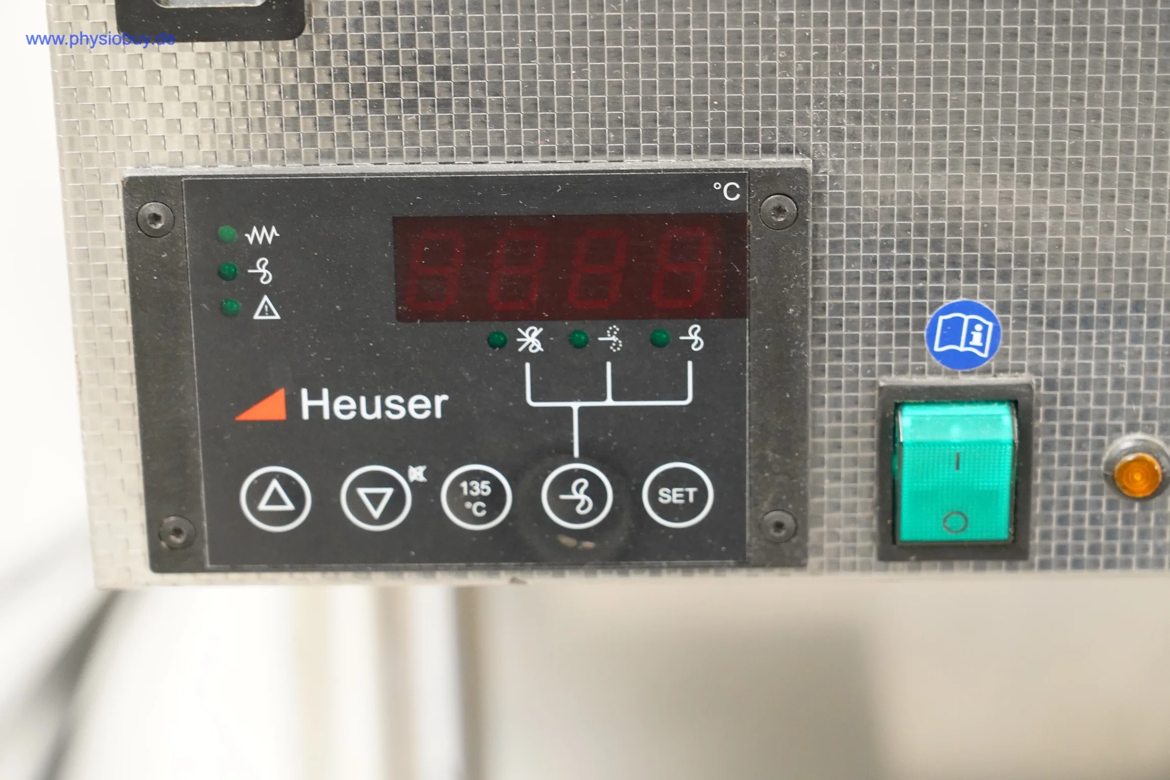 Bedienfeld der Heuser Fangoanlage RW 64 E-ALU mit Temperaturanzeige und Tasten