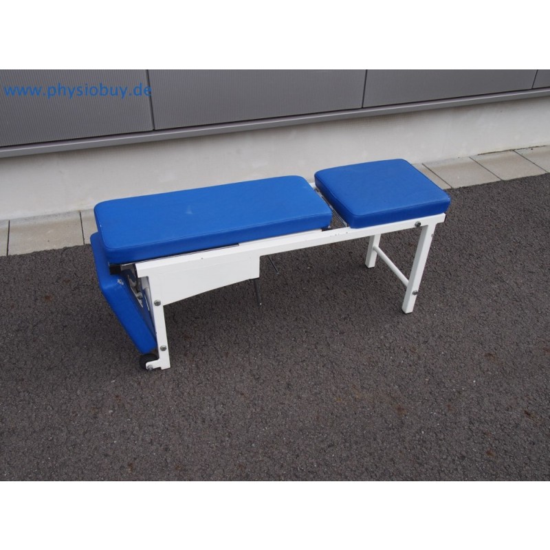 MKB Trainingsbank R2000 mit blauer Polsterung und Rollen