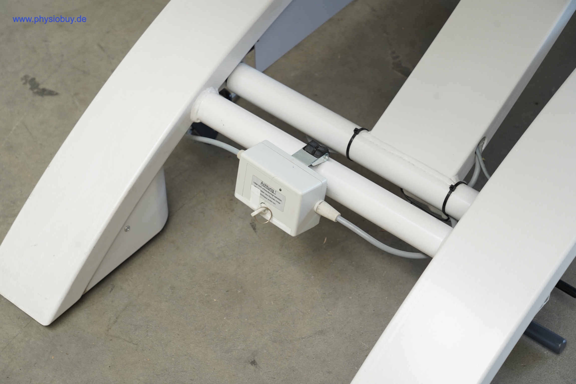 FREI ARCUS Therapieliege mit neuen Polstern und Motor aus 2013 - gebraucht