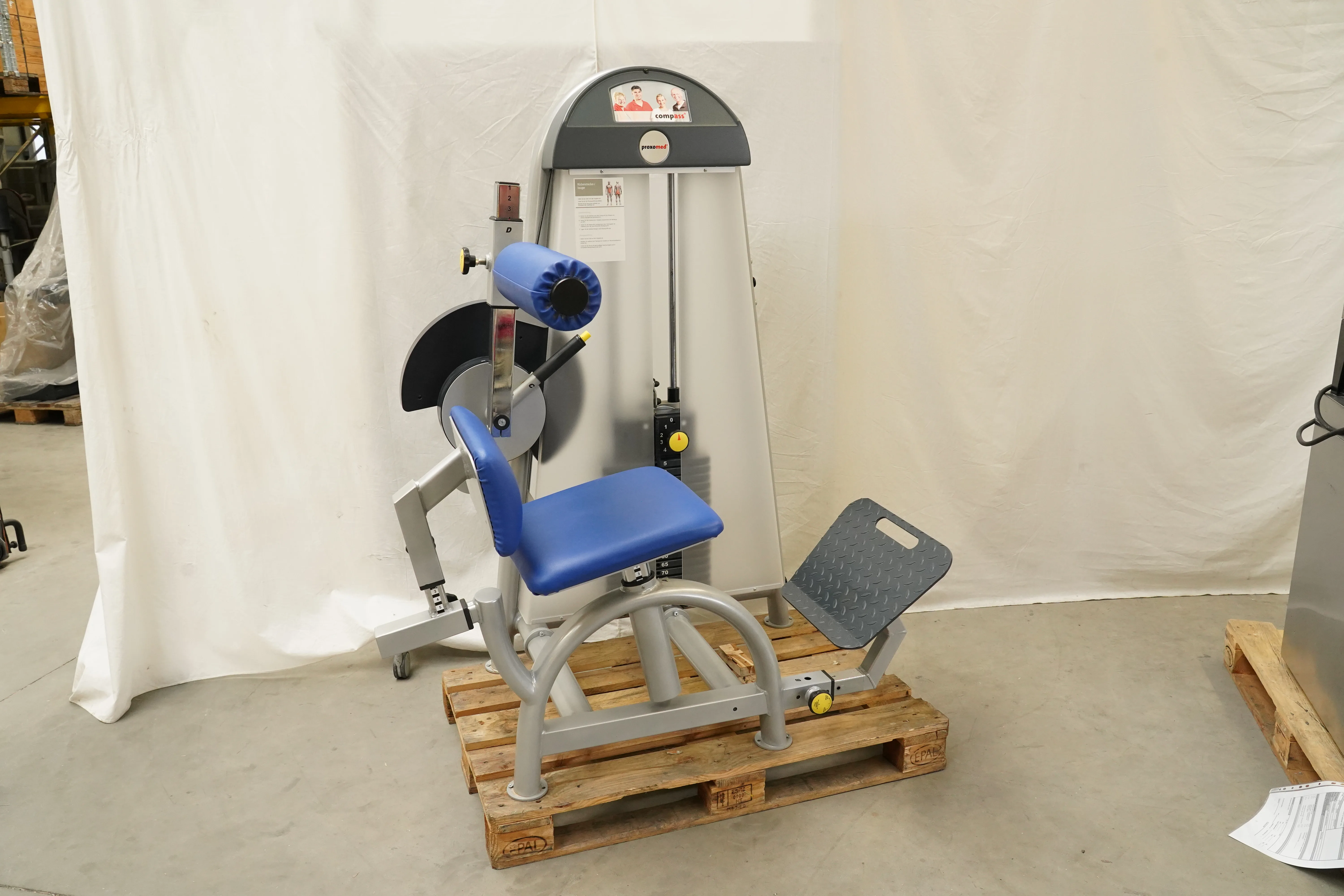 Proxomed Compass 530 Rückenstrecker/-beuger auf Palette, Seitenansicht