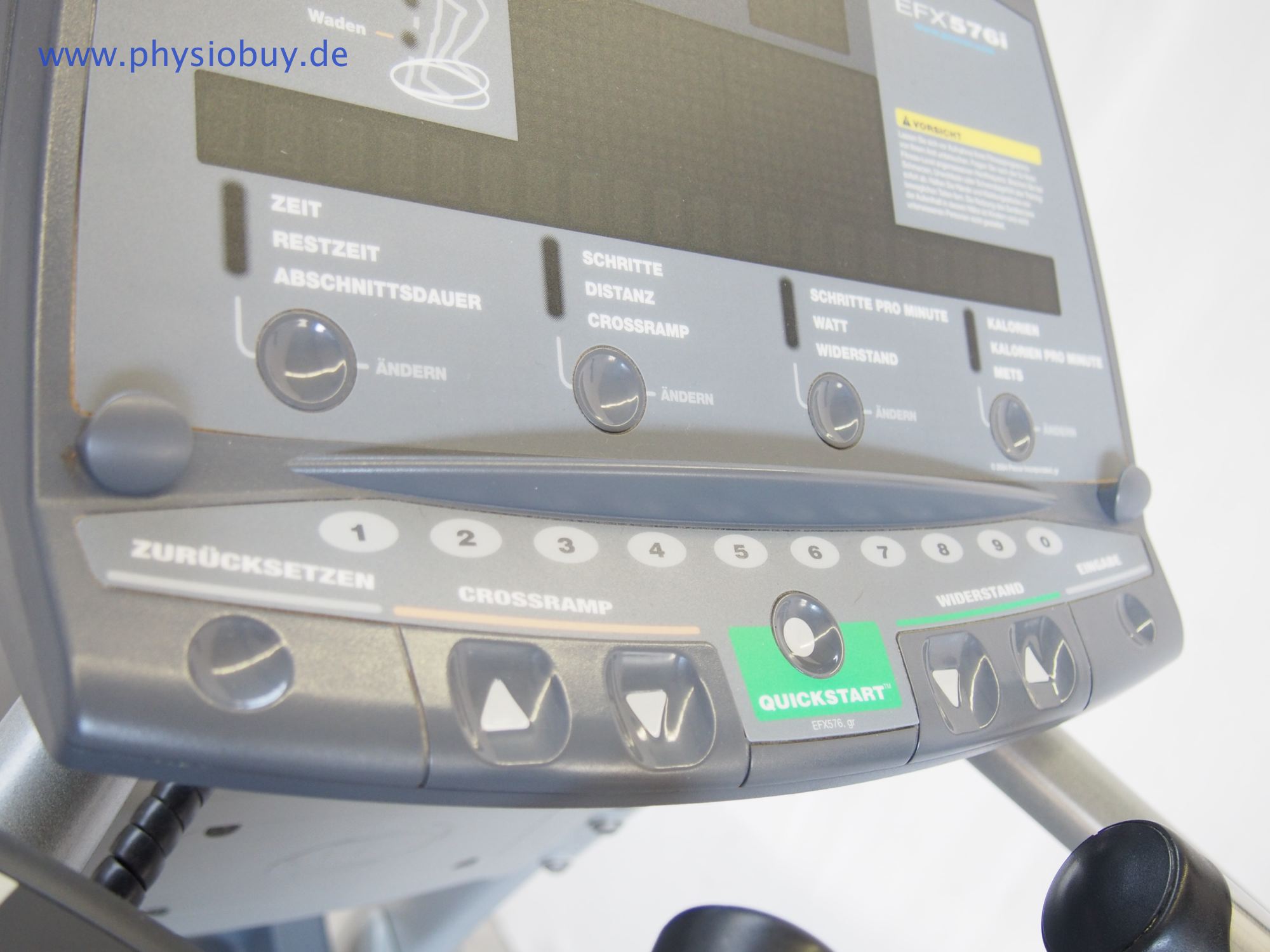Bedienfeld mit Tasten und Quickstart-Taste am Precor Crosser EFX576i, Nahaufnahme