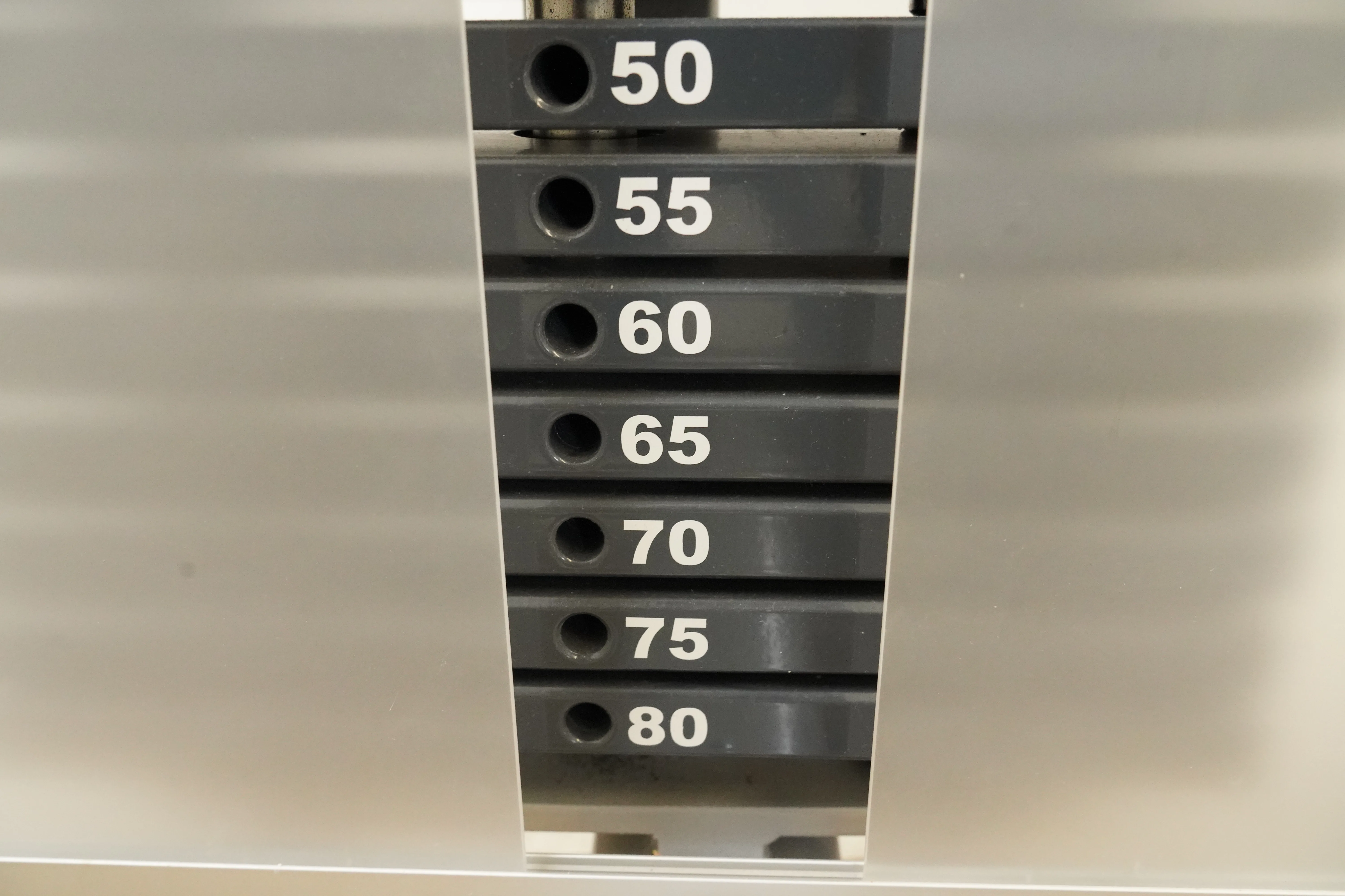 Proxomed Compass 530 Rückenstrecker/-beuger, Gewichtsskala des Gewichtsblocks